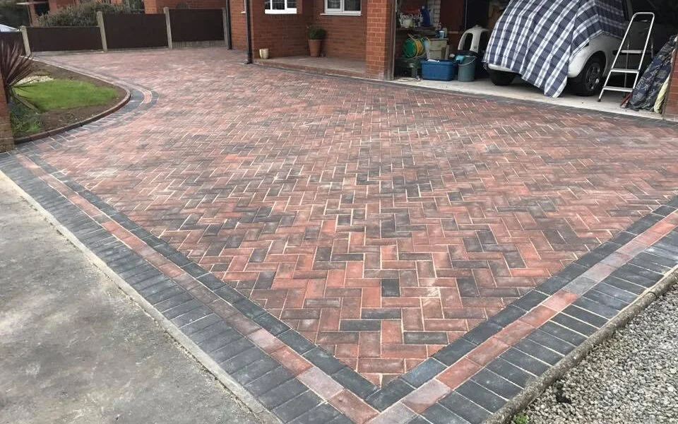 Patios Saltney